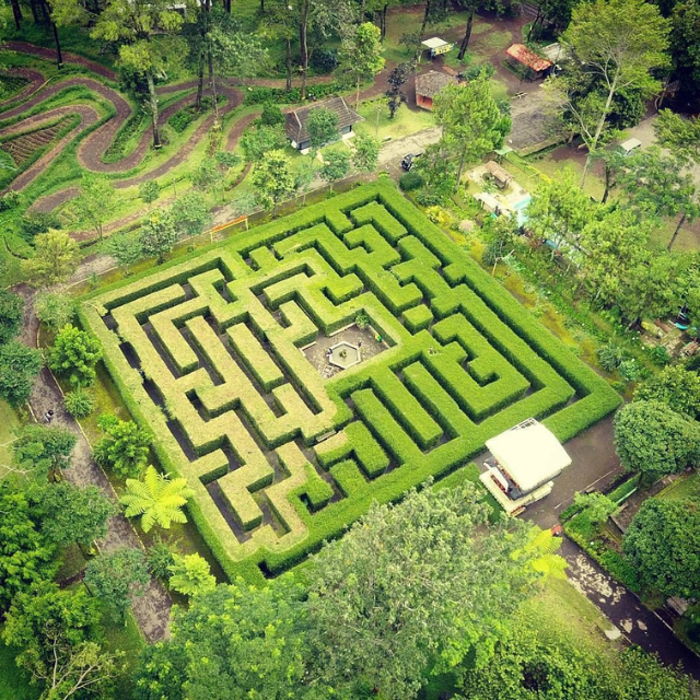 taman labirin